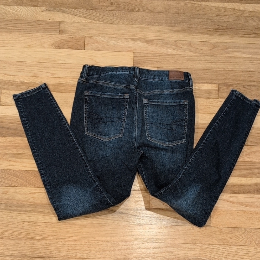 American Eagle Outfitters Classic Blue Jeans - Picture 5 of 5